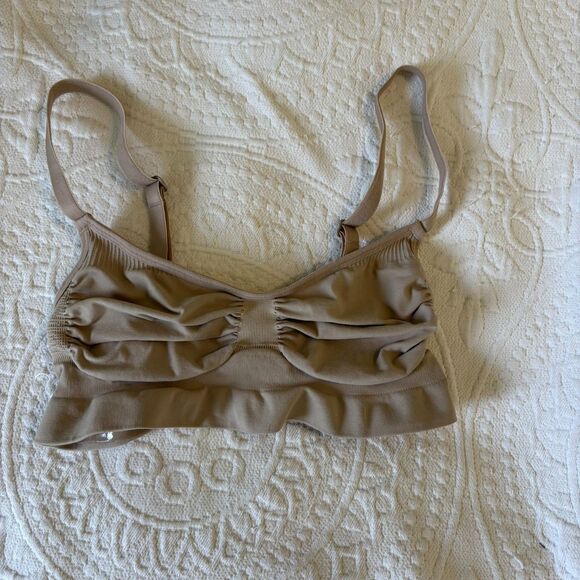 Skims size Medium Tan Neutral Nude Stretch Bralette - Picture 1 of 4